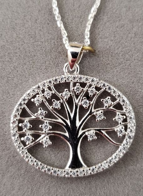Picture of S330 Oval Tree of Life with CZ leaves