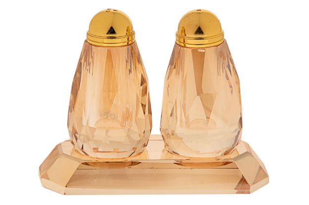 Picture of #3020 Crystal Salt and Pepper Sheakers Amber with tray